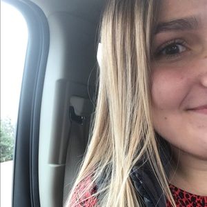 Meet your Posher, Caitlin